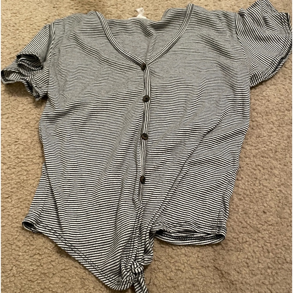 V-neck short sleeve striped shirt with buttons